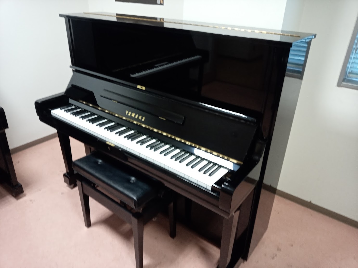 ピアノ - 株式会社富岡本店